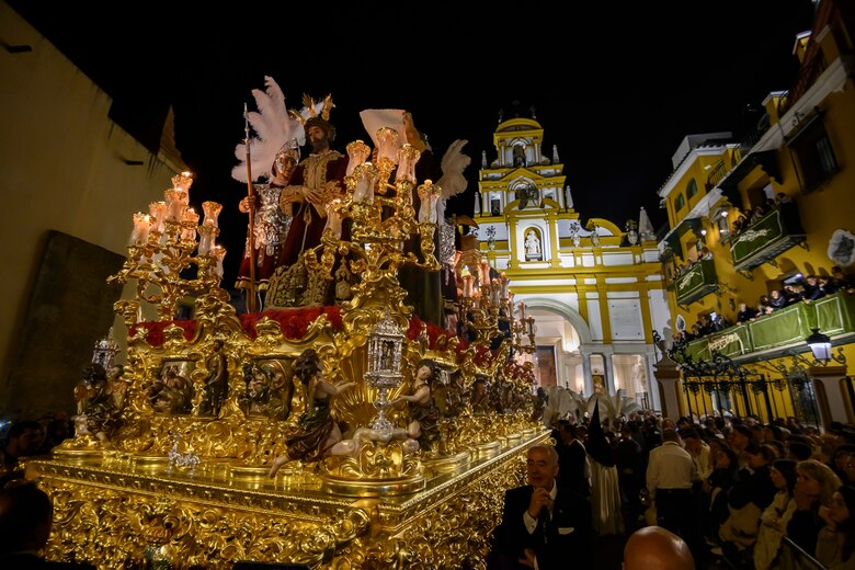 La Madrugá de Sevilla: una tradición de Jueves Santo que perdura con el paso del tiempo