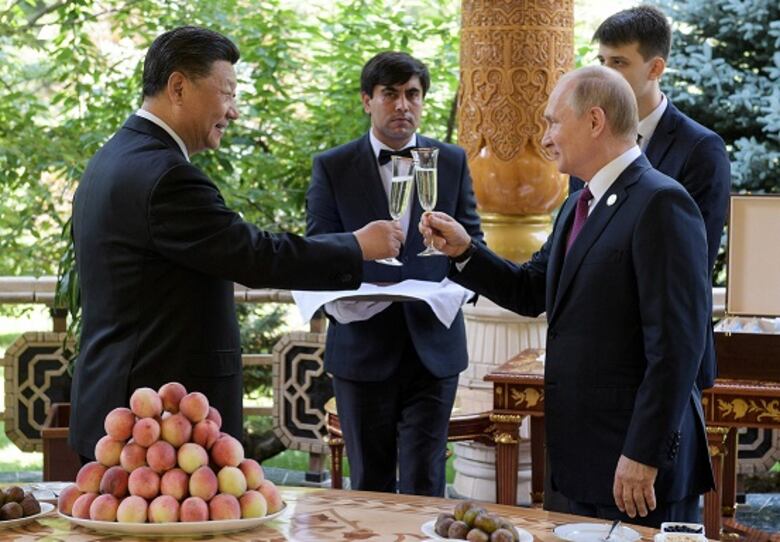 Presidente Putin le regala a su homólogo chino una caja de helados por su cumpleaños