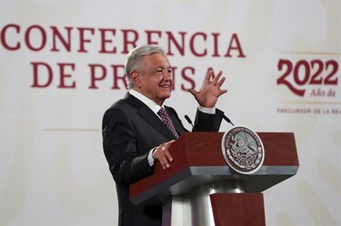 López Obrador critica plan del Supremo que prohibiría nacimientos navideños