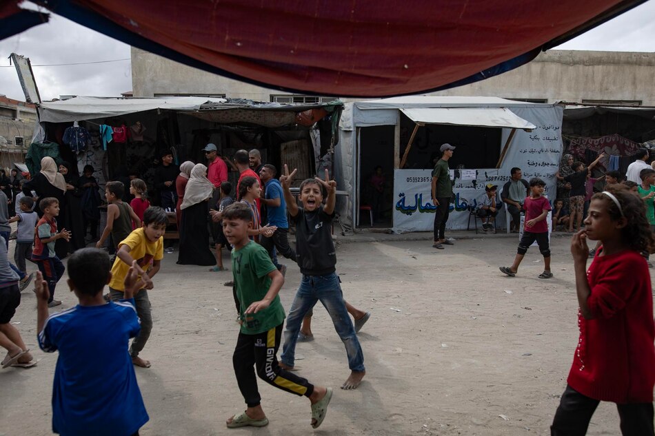 Los gazatíes celebran el anuncio de un acuerdo de paz para Gaza