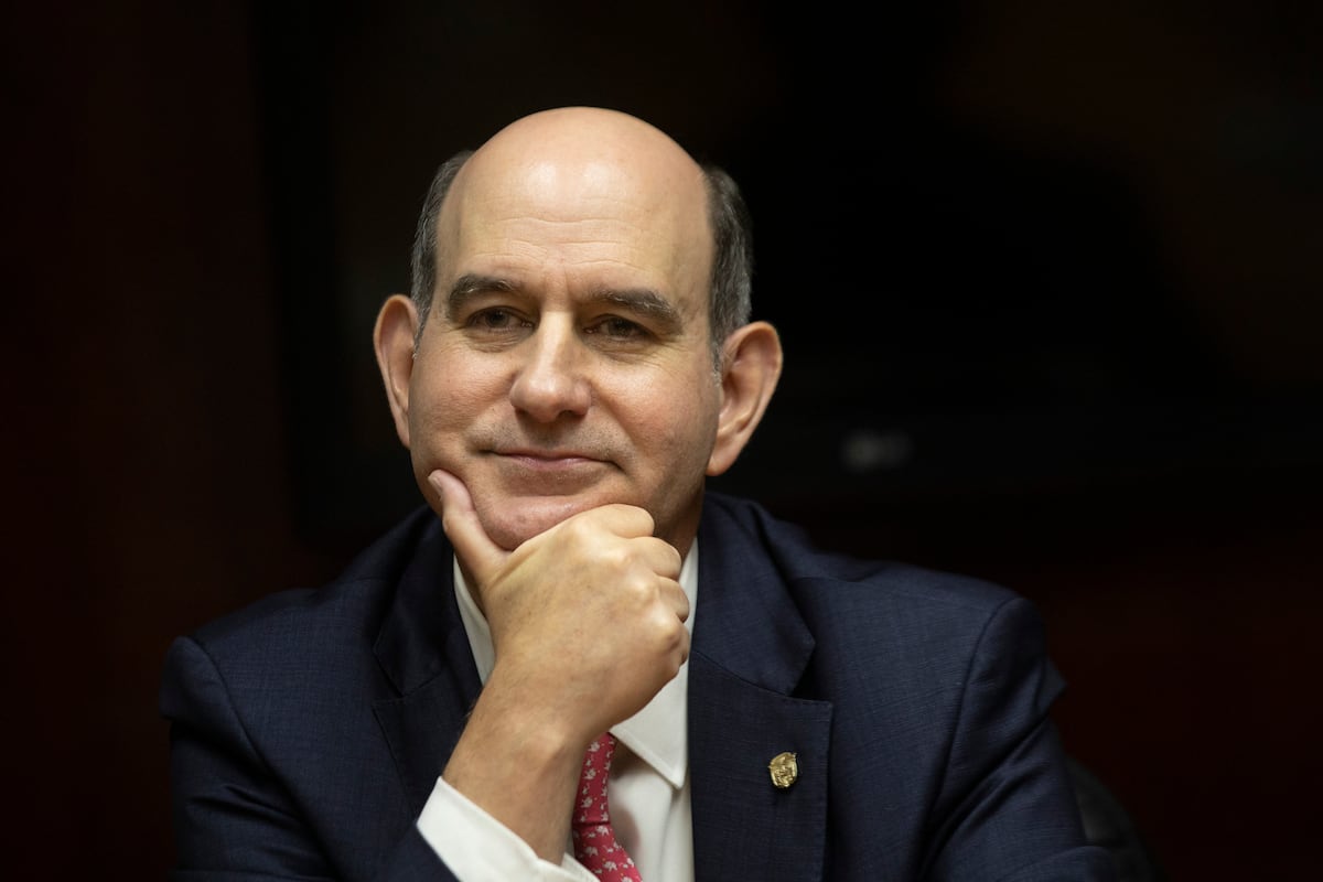 Un cuñado del ministro Felipe Chapman es designado en la directiva de la Superintendencia de Valores