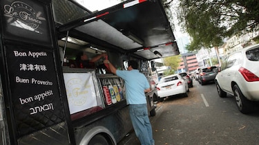 Buscan regular los 'food trucks' a través de una ley
