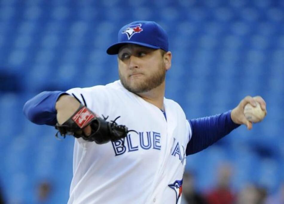 Buehrle e Izturis deciden victoria de Azulejos