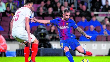 Doblete de Paco le da victoria al Barcelona