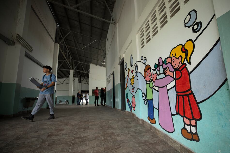 Educación: 1.1 millón de estudiantes comienzan un nuevo año escolar