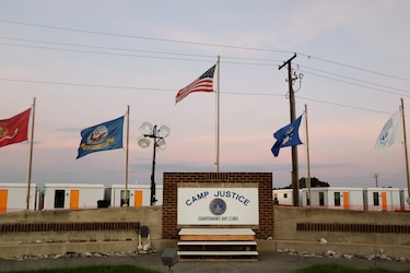 Trump ha gastado 21 millones de dólares en transportar a migrantes a Guantánamo