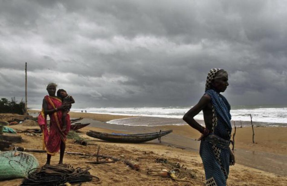 Miles de evacuados en India por el ciclón Hudhud