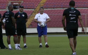 Bolillo Gómez regresa con más energía