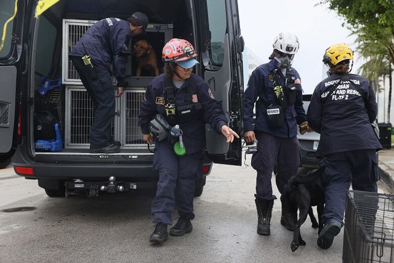 Miami: familiares expresan frustración por lenta operación de búsqueda en edificio colapsado