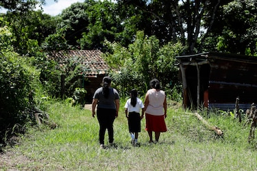 Anulan condena de 30 años a una joven salvadoreña que tuvo una emergencia obstétrica