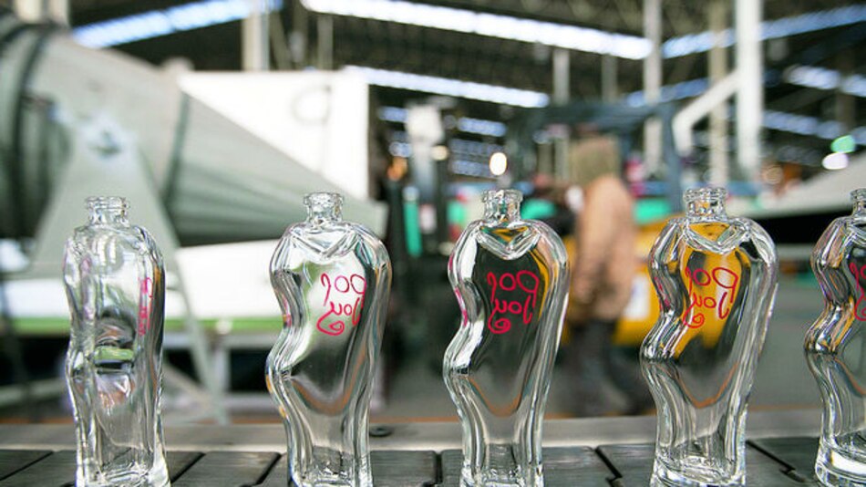 Investigan falsificación