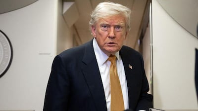 Trump restablece el bloqueo a los puertos iraníes e impone un recargo a la carga que pasa por el estrecho de Ormuz