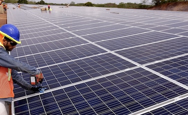 10 puntos clave sobre la generación de energía solar y su reducción de costo