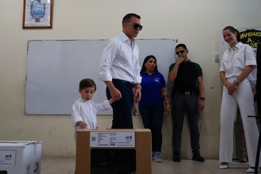 La candidata correísta Luisa González denuncia ‘irregularidades’ en elecciones de Ecuador