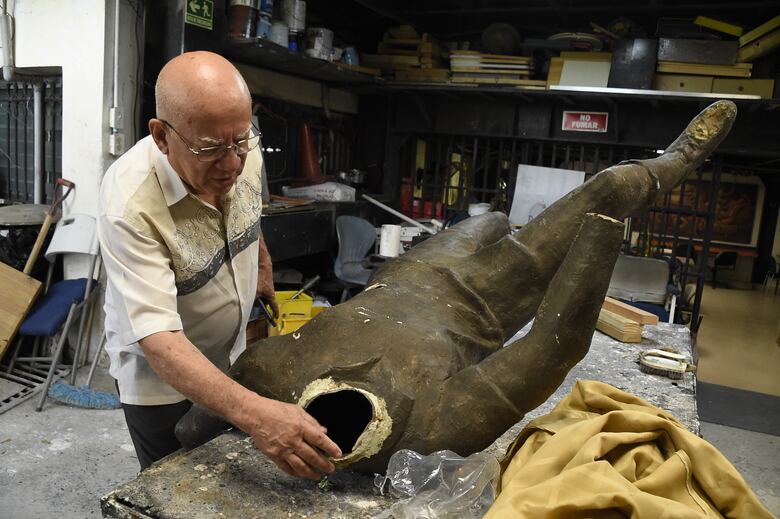 Rescatan la estatua de Luis Tejada, tributo a una leyenda del fútbol