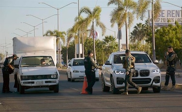 Tras detención, hijo de El Chapo queda preso mientras que Sinaloa busca la calma