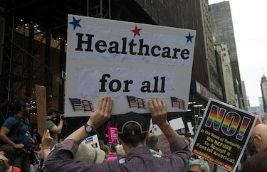 Presidente Trump critica a legisladores republicanos tras fracaso para derogar Obamacare