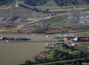 Sacyr cae en bolsa tras anunciar suspensión de obras Canal de Panamá