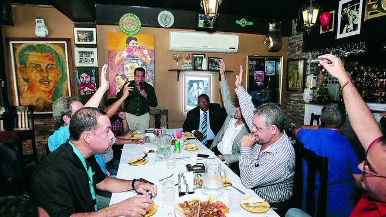 El Invisible Corrales es el púgil del año