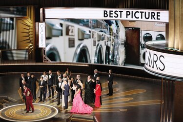 ‘Todo en todas partes al mismo tiempo’ gana el Oscar a la mejor película