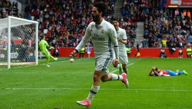 Real Madrid gana 3-2 en Gijón con gol de Isco en el descuento