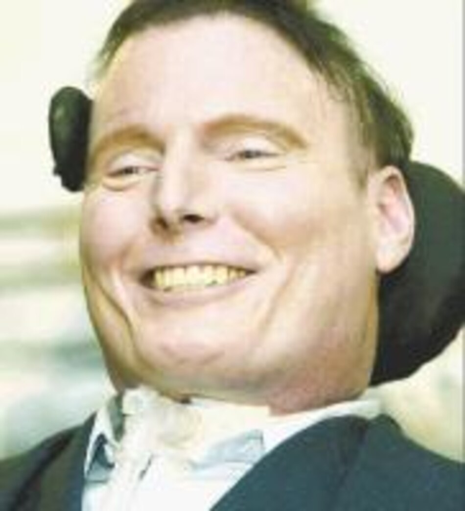 Reeve pide investigar sobre células madre