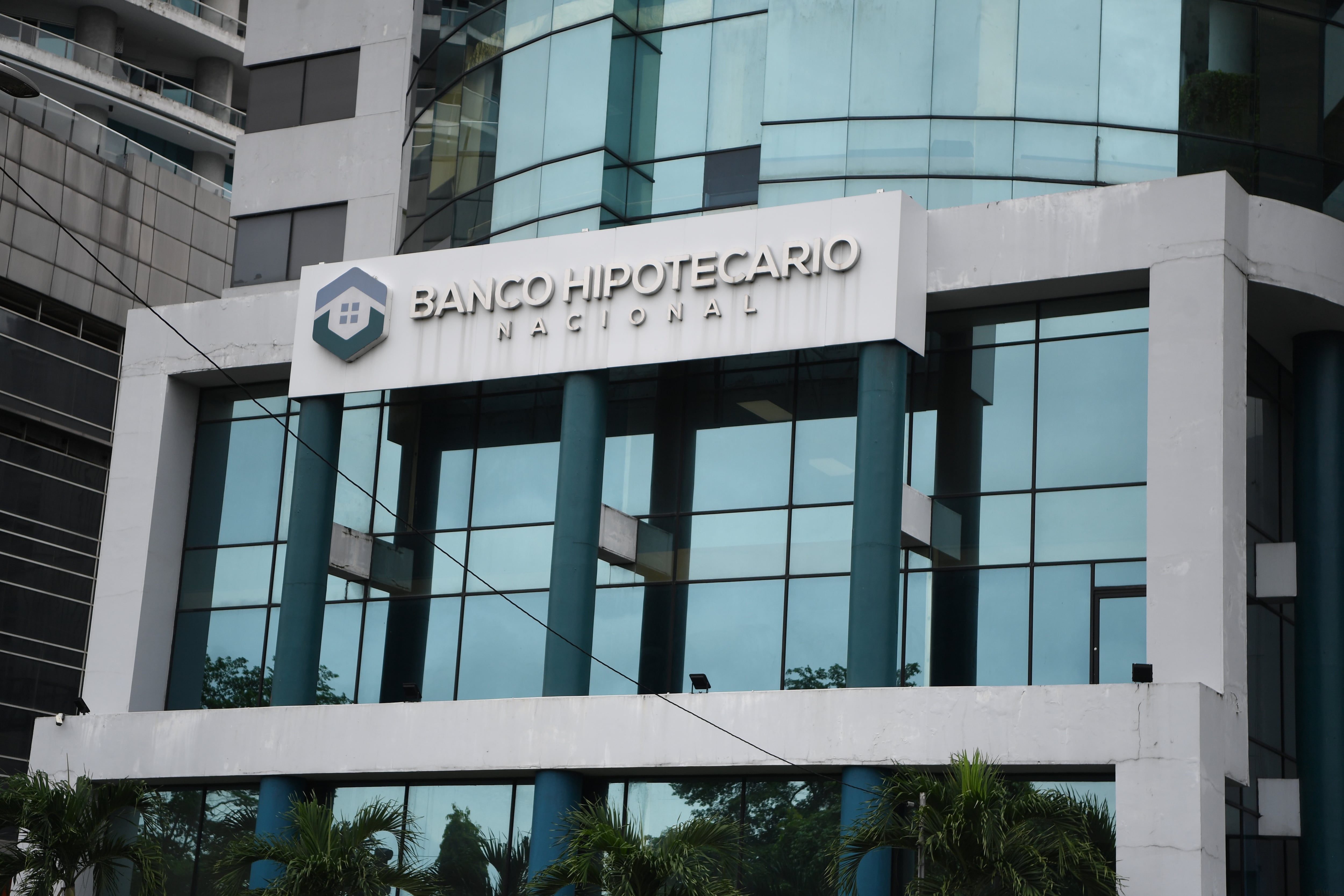Gobierno propone cerrar el Banco Hipotecario Nacional en 2027