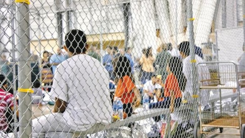 Infantes separados de padres en Estados Unidos están histéricos