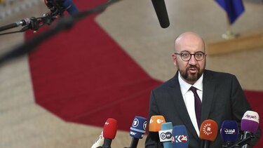 Primer ministro belga dimite por crisis sobre pacto migratorio