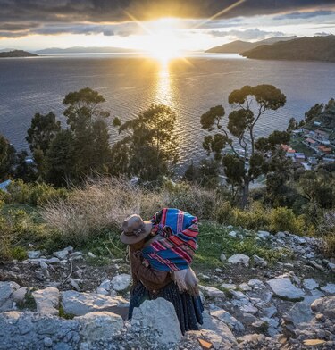 Amanecer en la Isla del Sol, Bolivia