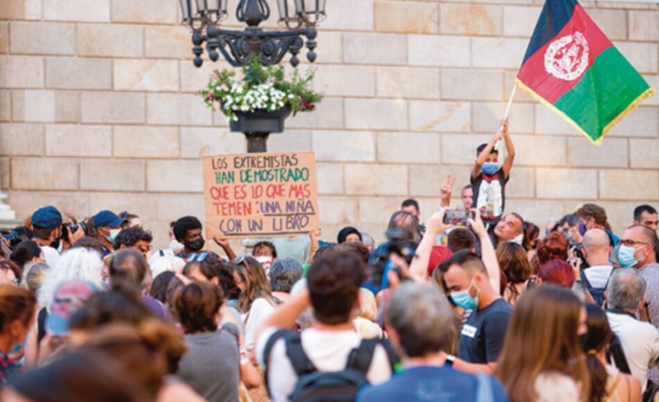 Banco Mundial frena préstamos a Afganistán