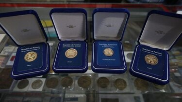 Presentan libro que recoge la historia de las monedas en Panamá