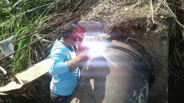 Continúan trabajos en tubería que abastece a Panamá este