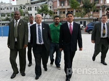 García de Paredes reitera que buscaría un quinto período en la UP