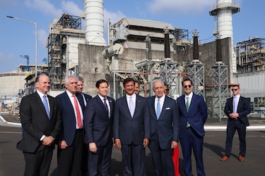 El secretario de Estado de EU también visitó las instalaciones de AES Panamá en Colón