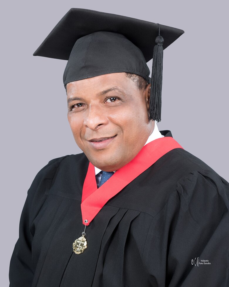 La Universidad de Panamá presenta a los graduados de su Facultad de Derecho y Ciencias Políticas