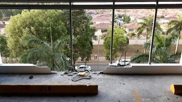 La fiscalía y los peritos de la Universidad Tecnológica inspeccionan el PH Breeze