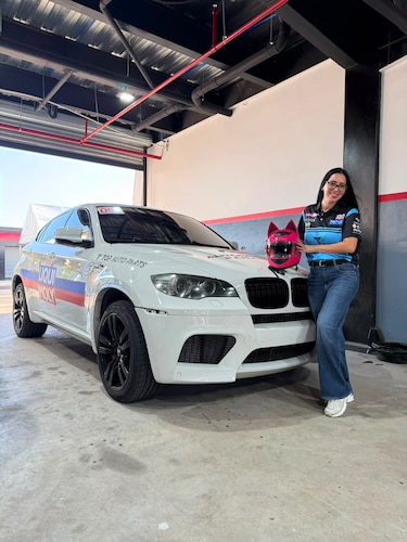 Madres, empresarias y veloces: las mujeres que dominan el drag en Panamá