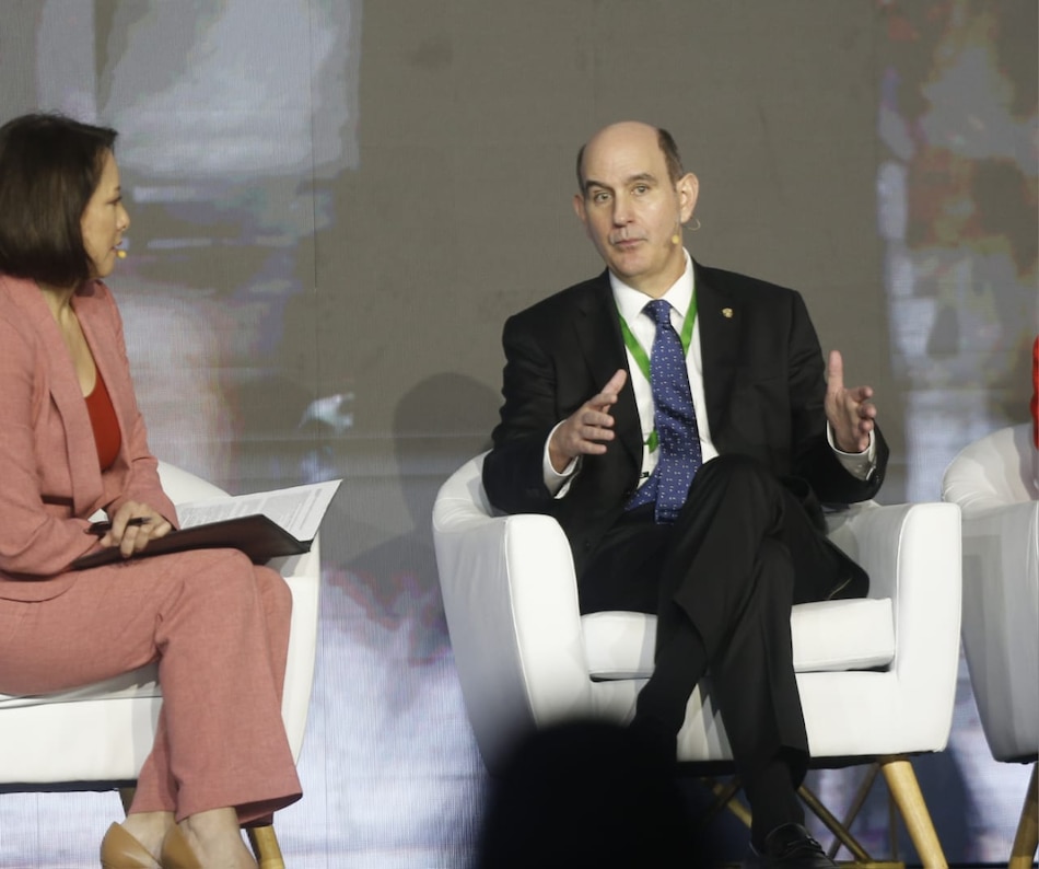 Ministro Chapman respalda el aumento escalonado de la cuota patronal y pide a la Asamblea que ‘acelere el ritmo’