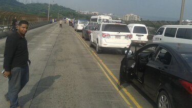 Accidente sobre el puente de Las Américas