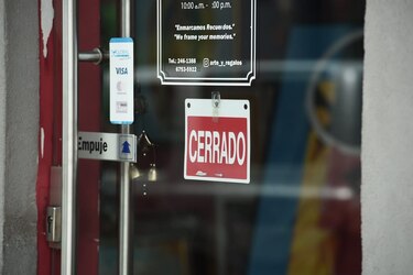 Estos son los comercios que cerrarán por el coronavirus