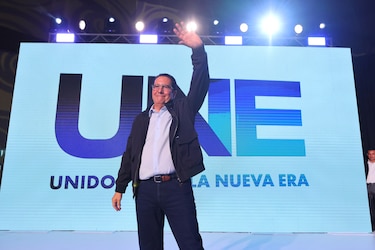 Martín Torrijos mueve el tablero: crea el partido UNE