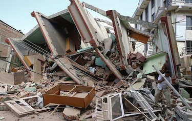Al menos 57 muertos en otro gran sismo en Nepal