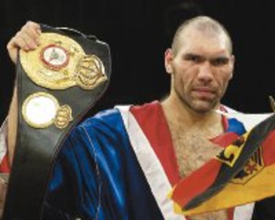 Nikolái Valúev ve a Italia como el campeón