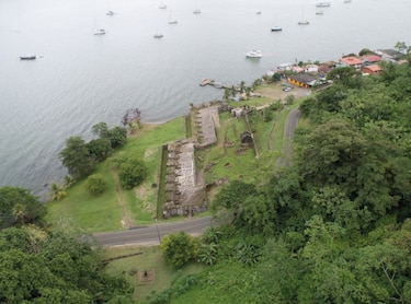 Definen tres terrenos  para reubicar a familias de Portobelo
