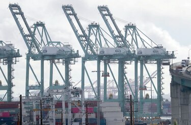 Canadá  revisará  acuerdo comercial con EU y México  