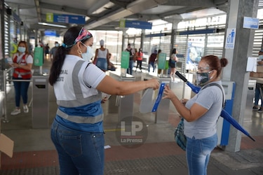 TodoPanamá distribuye mascarillas y pantallas faciales en zonas pagas