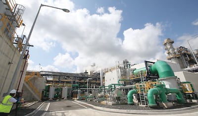 Consorcio liderado por BlackRock y EQT acuerda compra de AES por $33,400 millones