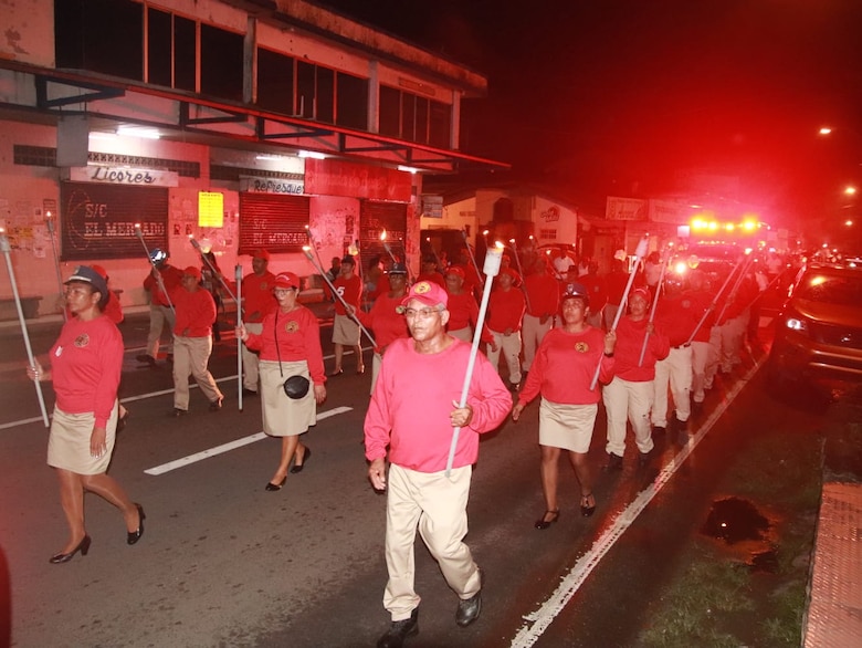 Desafíos en personal, uniformes y seguros afectan a los bomberos