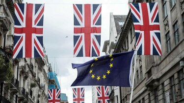 Francia anuncia medidas para reforzar el atractivo empresarial de París tras el 'brexit'